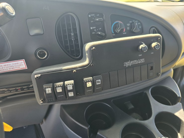 #22618-•-2008-ford-econoline-van-image-35