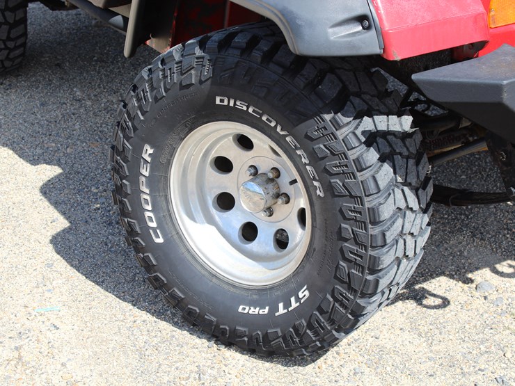 1993-jeep-wrangler-image-7