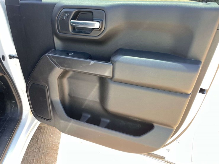 2019-chevrolet-silverado-1500-image-17