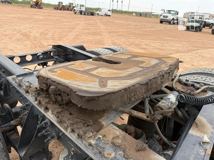 2016-international-durastar-4400-image-10