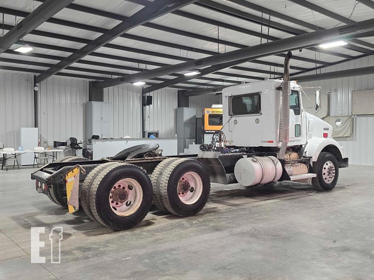 2012-kenworth-t800-image-3