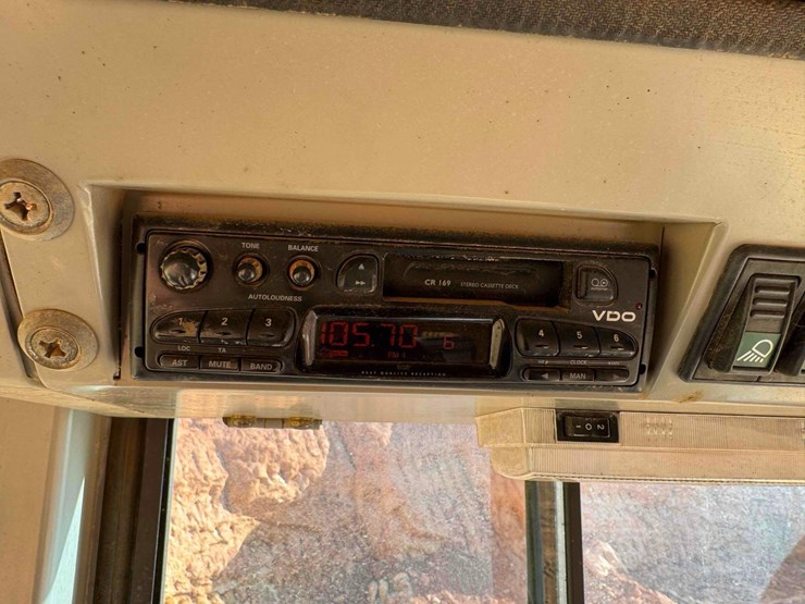 2005-deere-655c-image-28