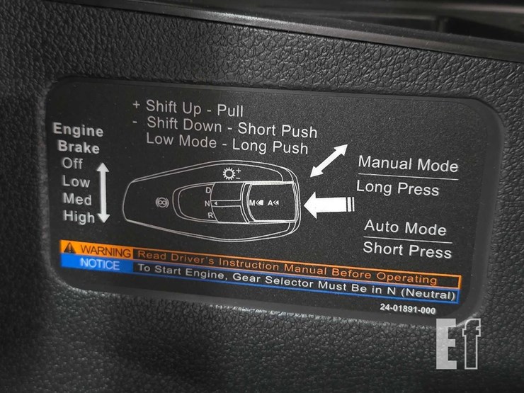 2020-freightliner-cascadia-126-image-16