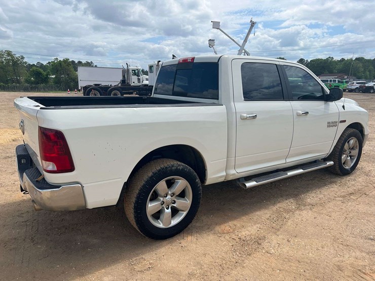 2016-dodge-ram-1500-image-3