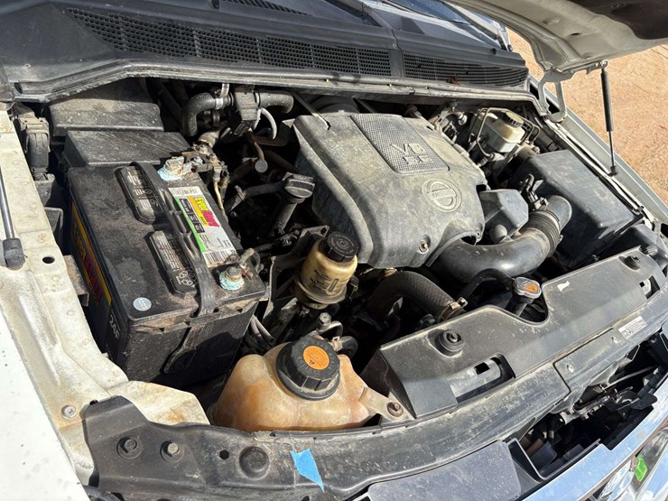 2010-nissan-titan-se-image-24