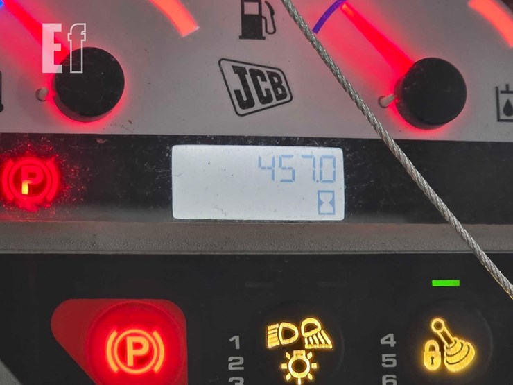 2021-jcb-3ts-8t-image-19