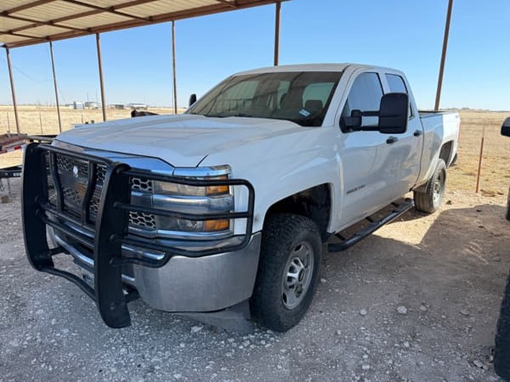 2019-chevrolet-silverado-2500hd-image-2