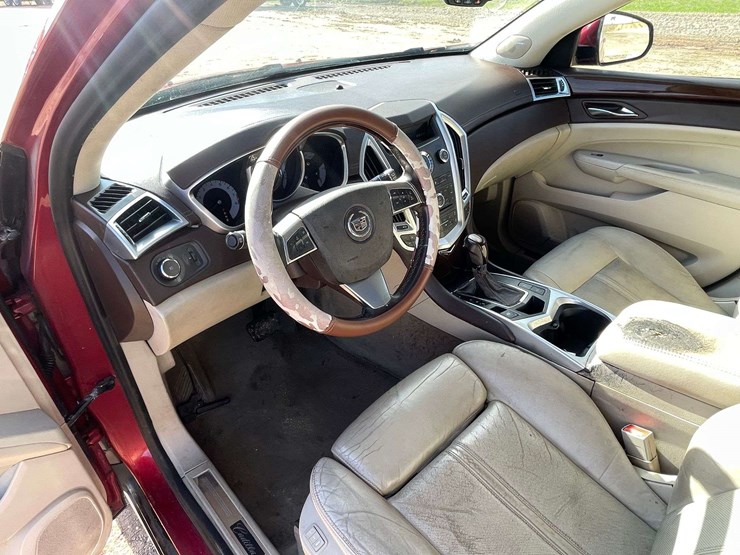 2011-cadillac-srx-image-11