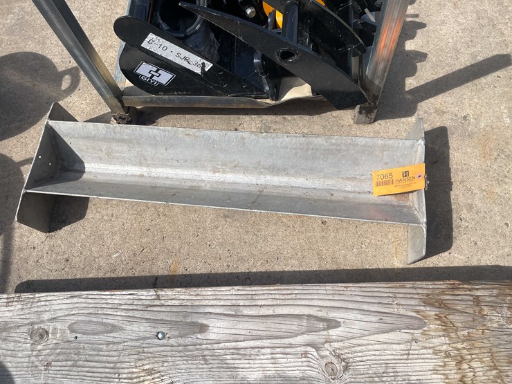 #7065-•-36"-trough-(o3)-image-1