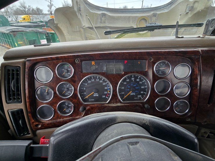 #22589-•-2006-mack-cv713-granite-roll-off-garbage-truck-image-53