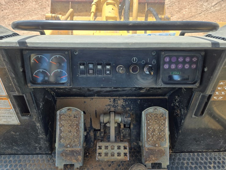 2001-caterpillar-953c-image-58