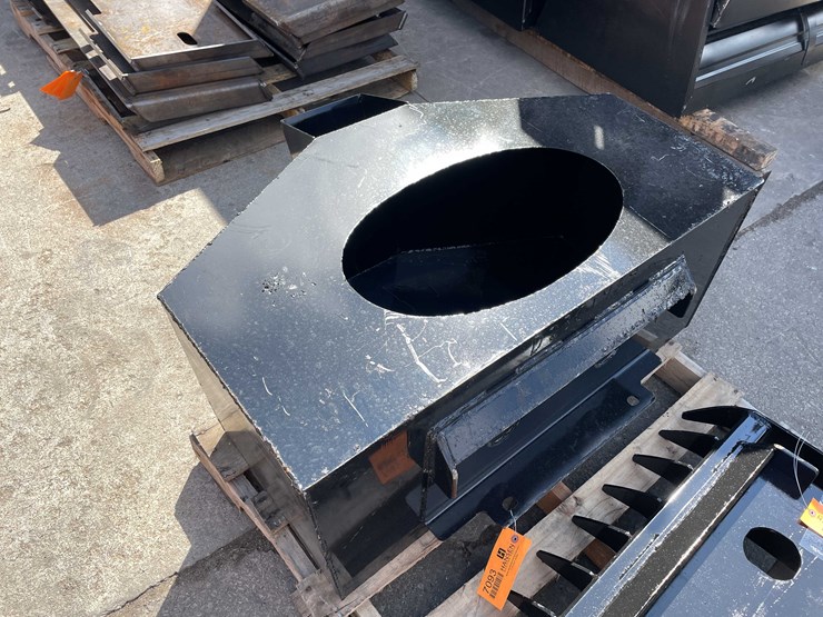 #7093-•-mini-universal-attach-concrete-bucket-(o2)-image-4