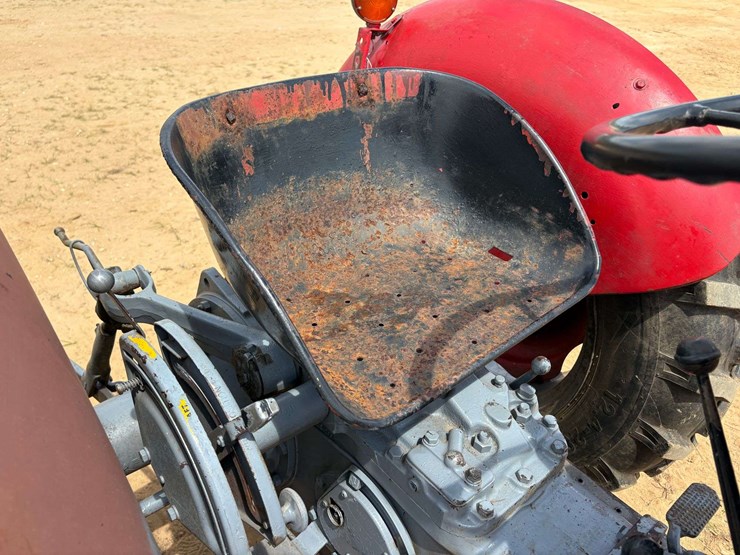 massey-ferguson-mf135-image-10