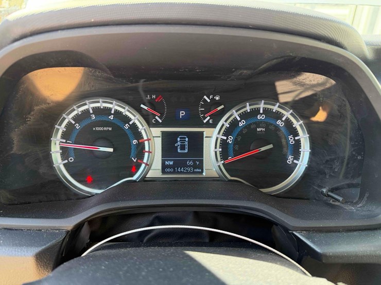 2015-toyota-4-runner-image-14