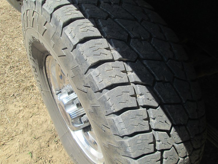 2004-chevrolet-2500hd-image-11