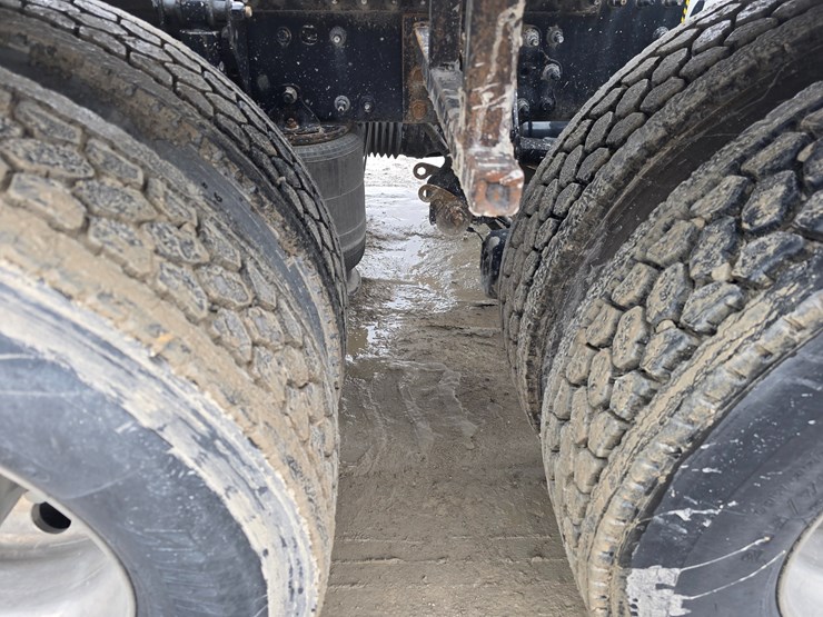 #22610-•-2019-mack-anthem-sleeper-truck-image-61