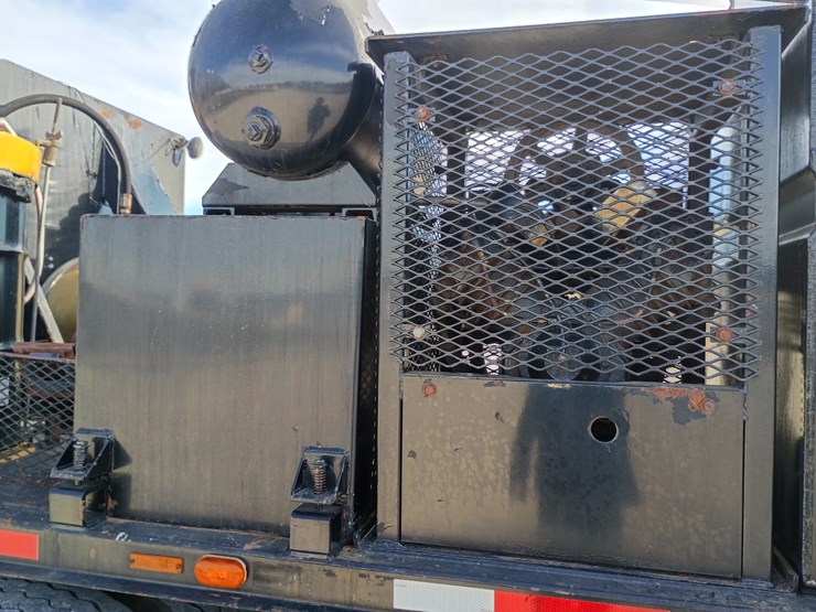 2005-ford-f750-image-86