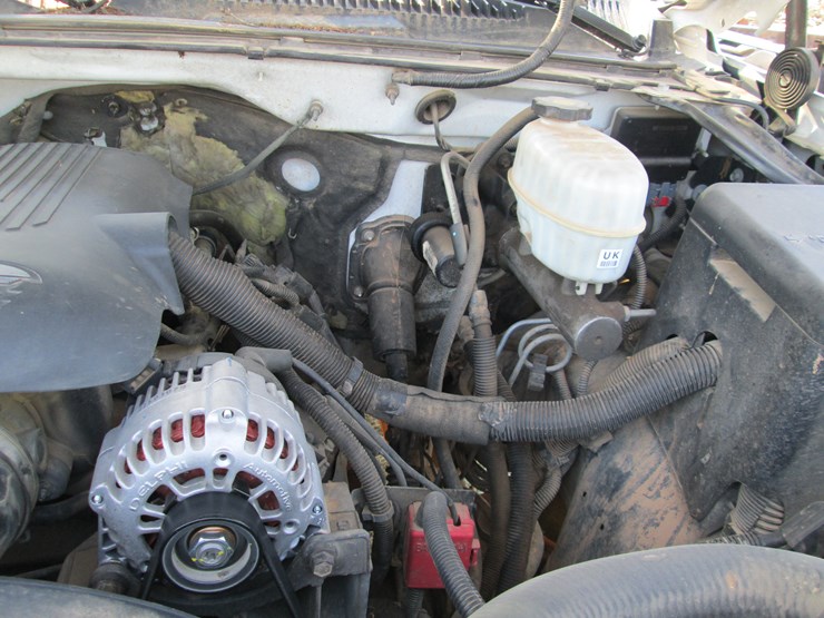 2004-chevrolet-2500hd-image-19