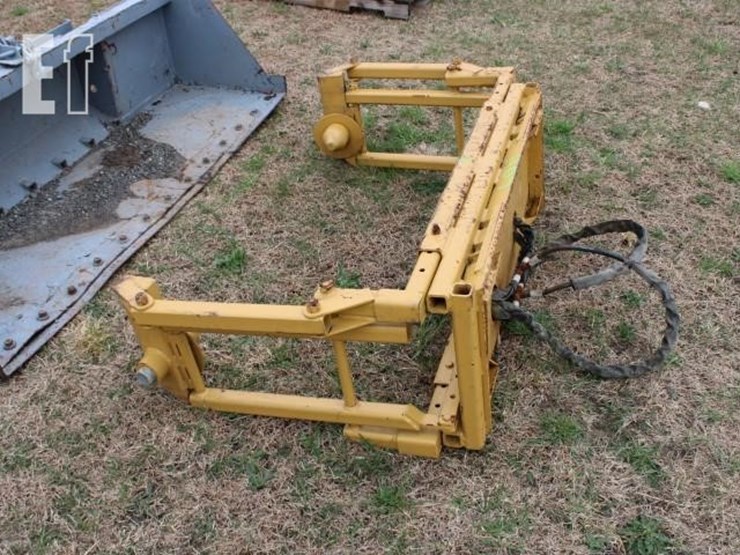 #1107-hyd-powered-spool-lift-for-skid-steer-with-q-image-4