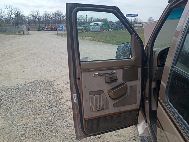 1992-ford-e150-image-30