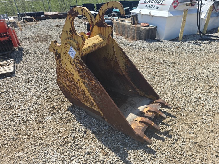 caterpillar-30-image-5