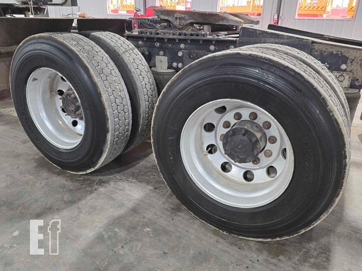 2017-international-prostar-image-24