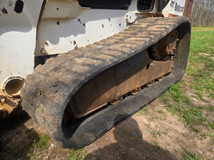 2010-bobcat-t650-image-53