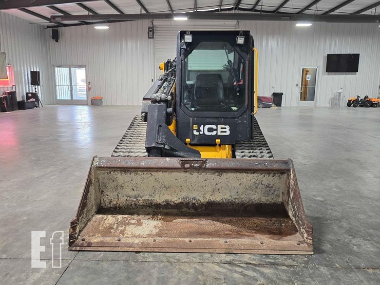 2021-jcb-3ts-8t-image-7