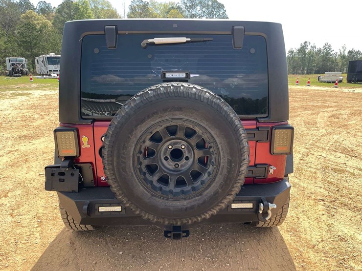 2013-jeep-wrangler-sport-image-6