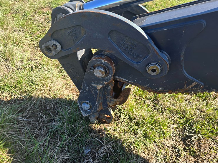 2015-deere-410l-image-61