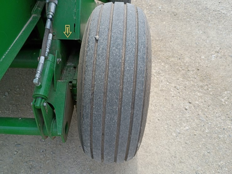 2000-john-deere-556-image-35