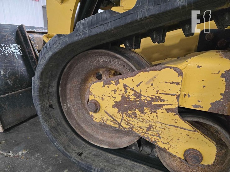 2023-caterpillar-259d3-image-27