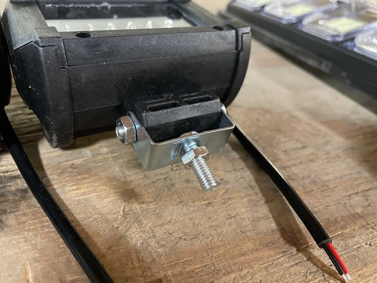 #2426-•-(2)-led-work-lights,-4"-long,-12/24vdc-(pr12)-image-3