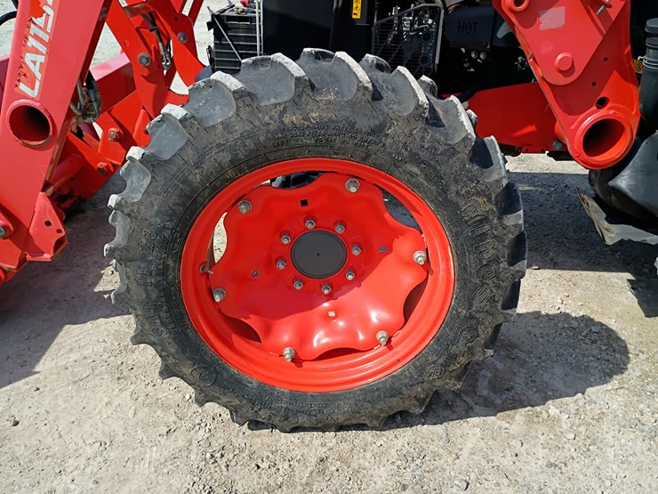 2019-kubota-m7060-image-54
