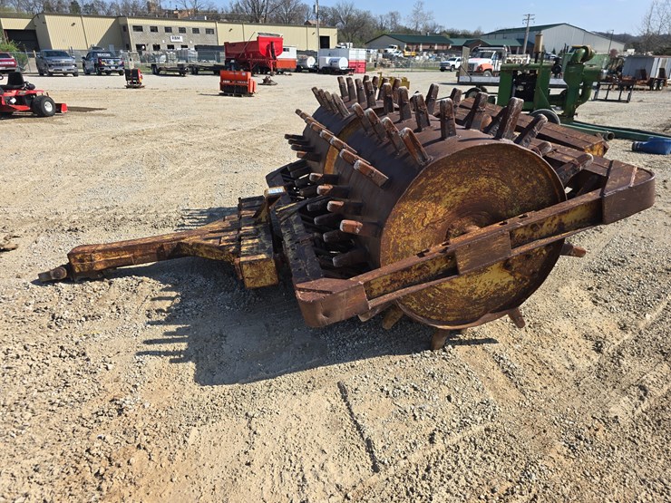 #22637-•-48"-pull-type-sheepsfoot-compactor-image-2