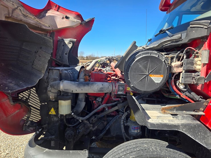 2014-international-prostar-image-29