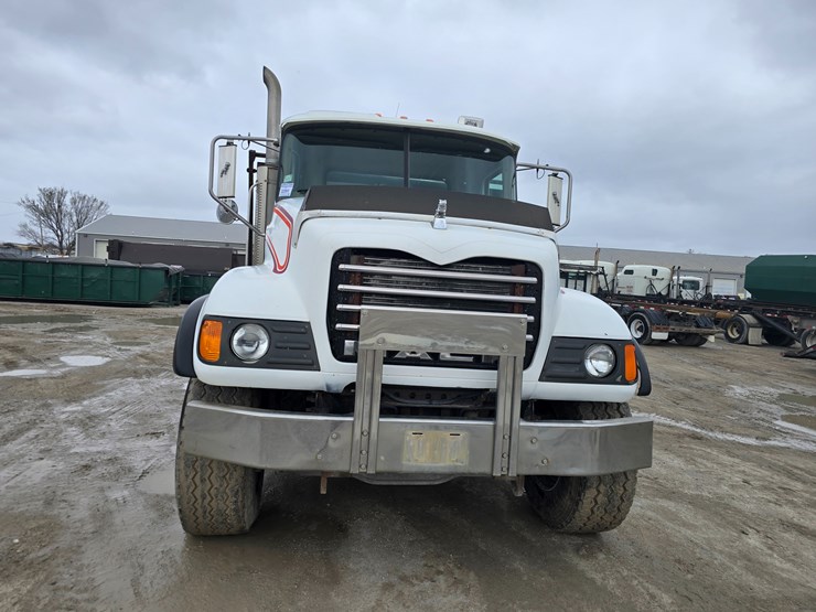 #22591-•-2007-mack-cv713-granite-roll-off-truck-image-19