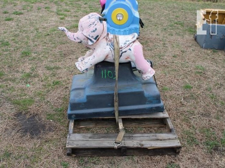 #1103-elephant-coin-op-machine-no-mechanism-needs-image-1