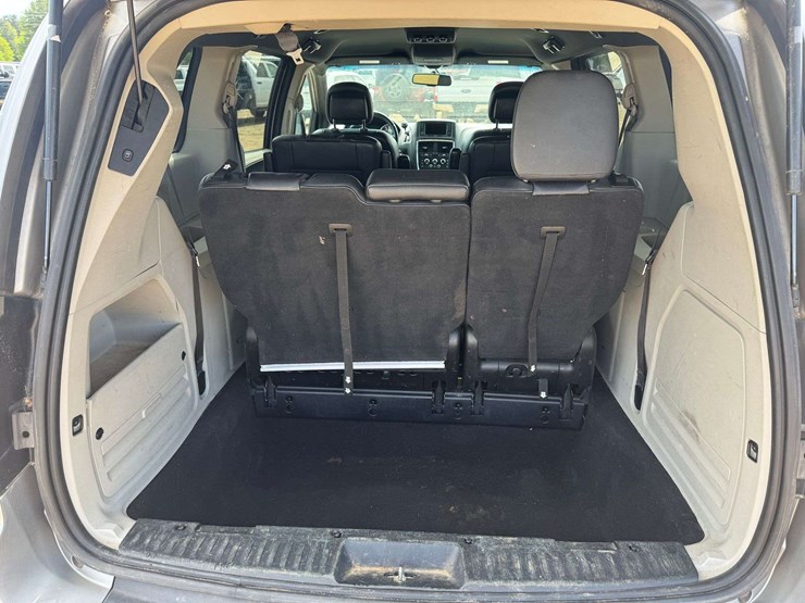 2017-dodge-grand-caravan-sxt-image-19