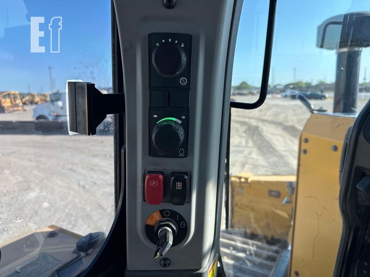 2019-caterpillar-d6-xe-lgp-image-27