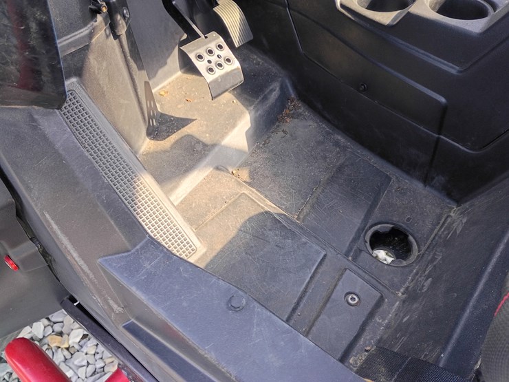 2015-polaris-ranger-image-27