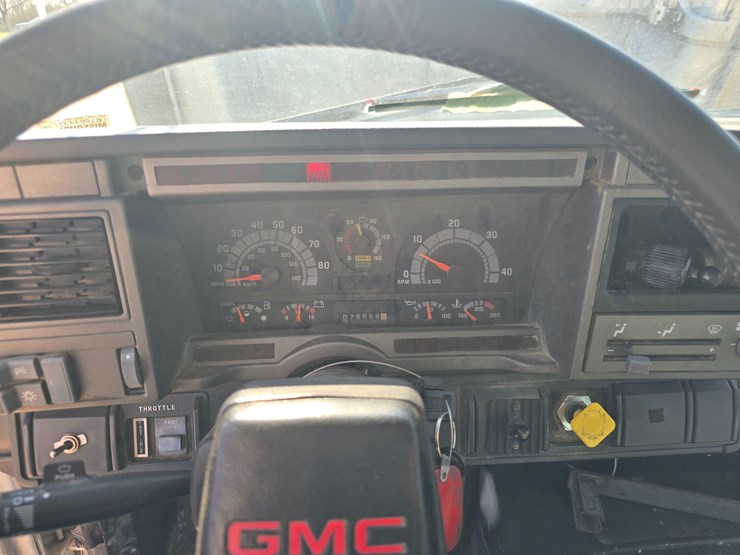 #22520-•-2002-gmc-c7500-dump-truck-image-42
