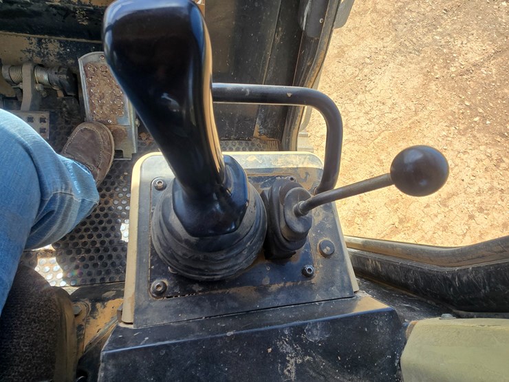 2001-caterpillar-953c-image-56