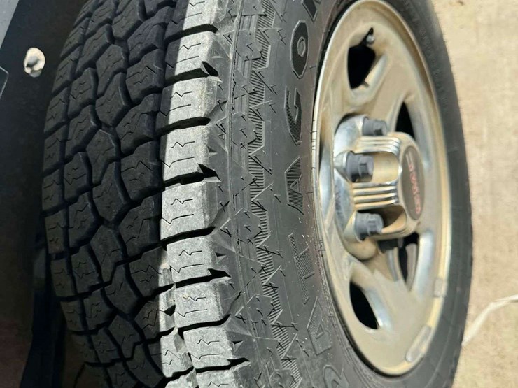 2004-chevrolet-1500-image-18