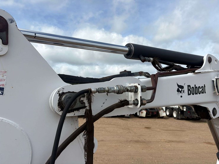 2007-bobcat-335-image-18