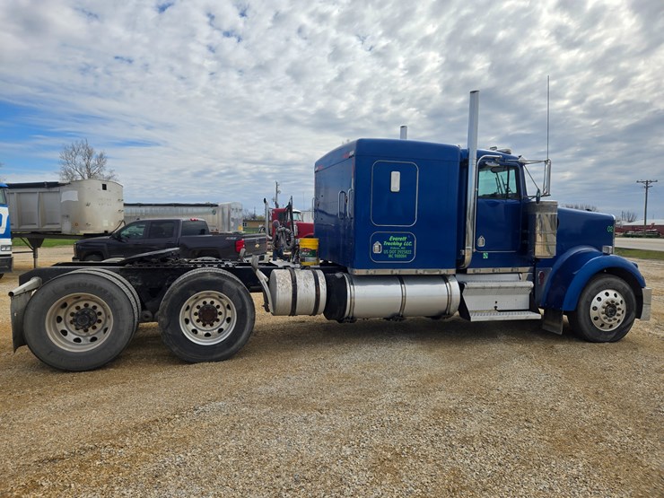 1999-kenworth-w900-image-21