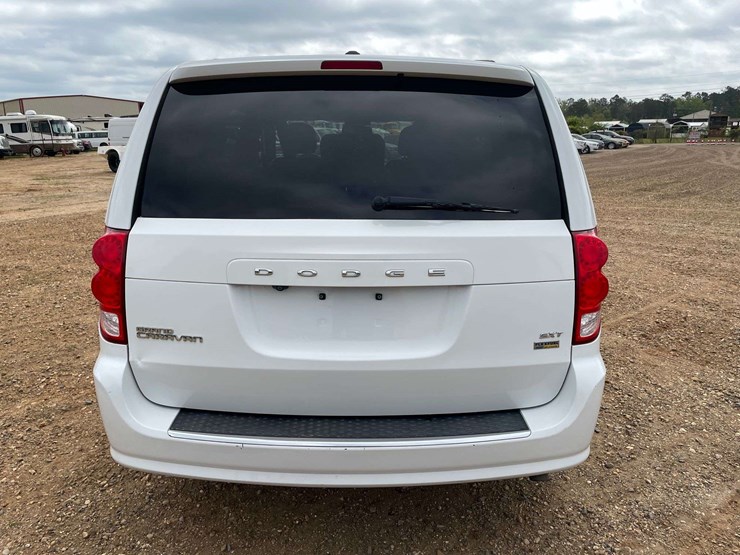 2019-dodge-grand-caravan-sxt-image-6
