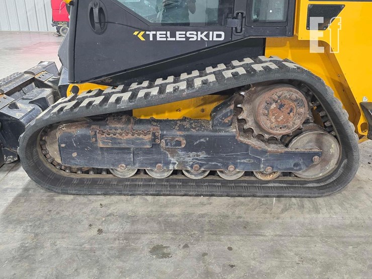 2022-jcb-3ts-8t-image-22