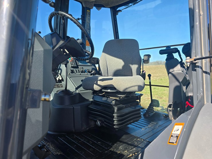 2015-deere-410l-image-76