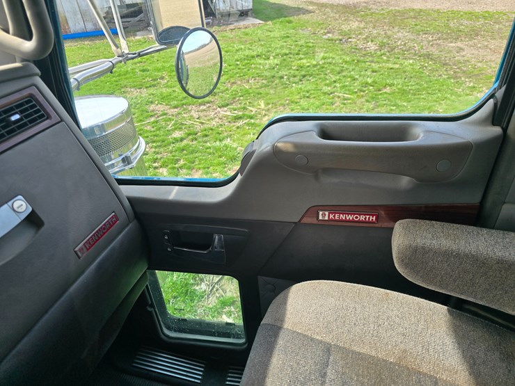 2007-kenworth-w900-image-71